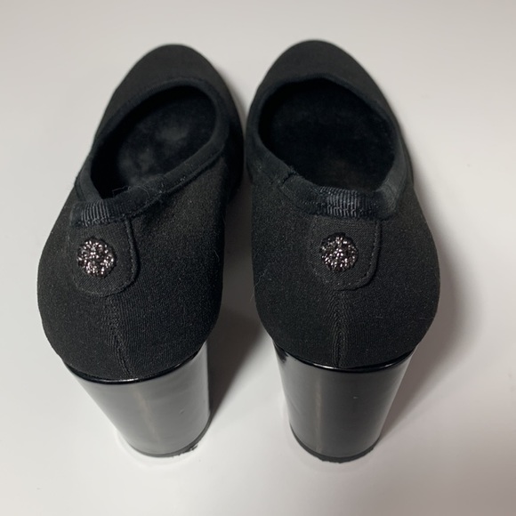 Anne Klein iflex heels in black, Size 6.5M very good condition, great fabric - Picture 4 of 9